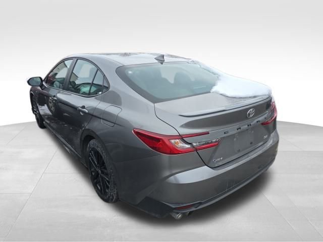 Used 2025 Toyota Camry SE image 3