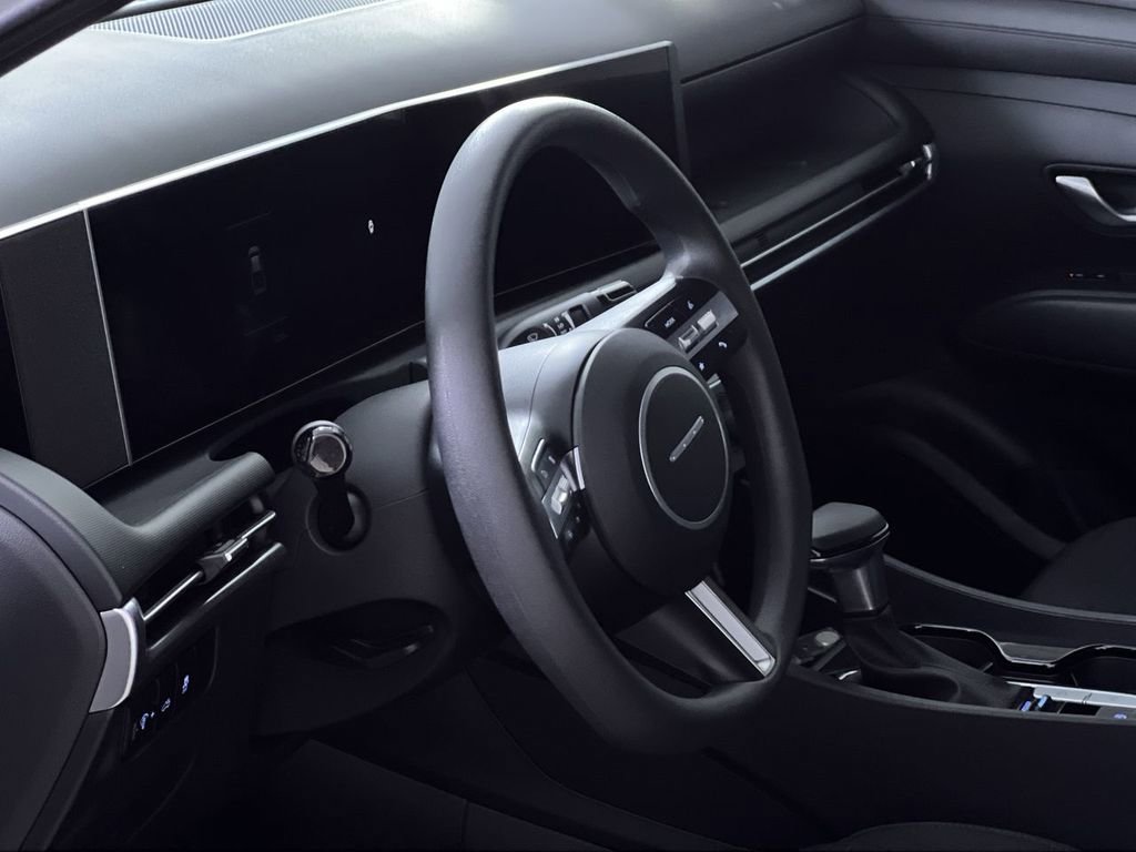 Used 2025 Hyundai Santa Cruz SE image 24