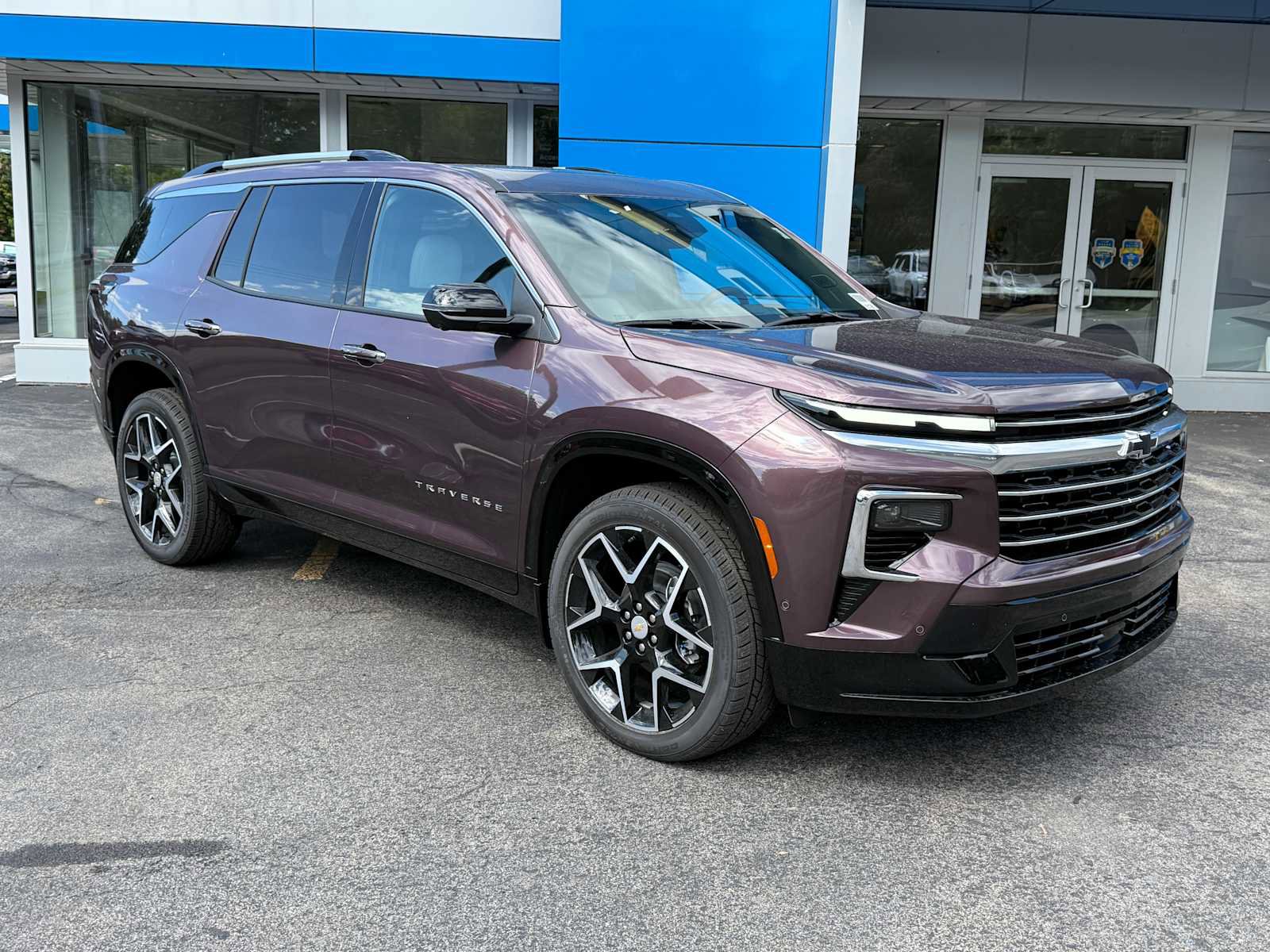 New 2026 Chevrolet Traverse High Country image 3