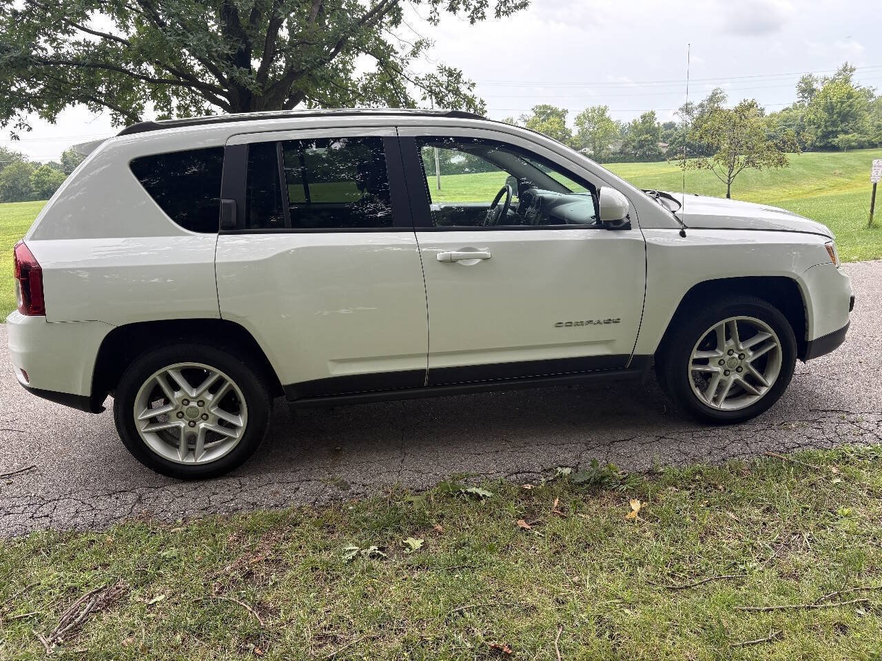 Used 2014 Jeep Compass Limited AWD/4WD image 13