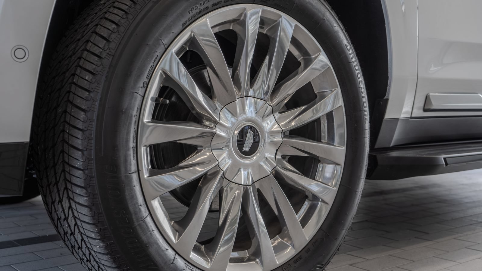 Used 2024 Cadillac Escalade Premium Luxury AWD/4WD image 31