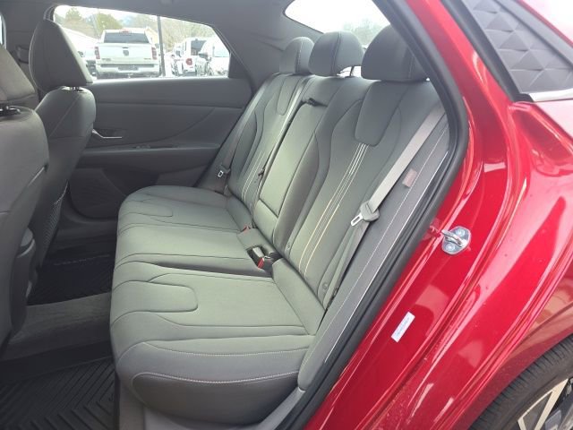 Used 2025 Hyundai Elantra SEL FWD image 24