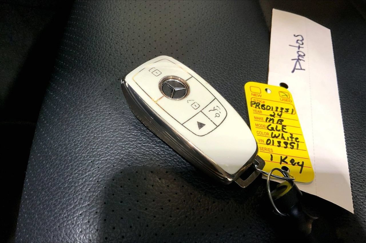 Used 2024 Mercedes-Benz GLE 350 4MATIC w/ 3rd Row Seat Package image 11