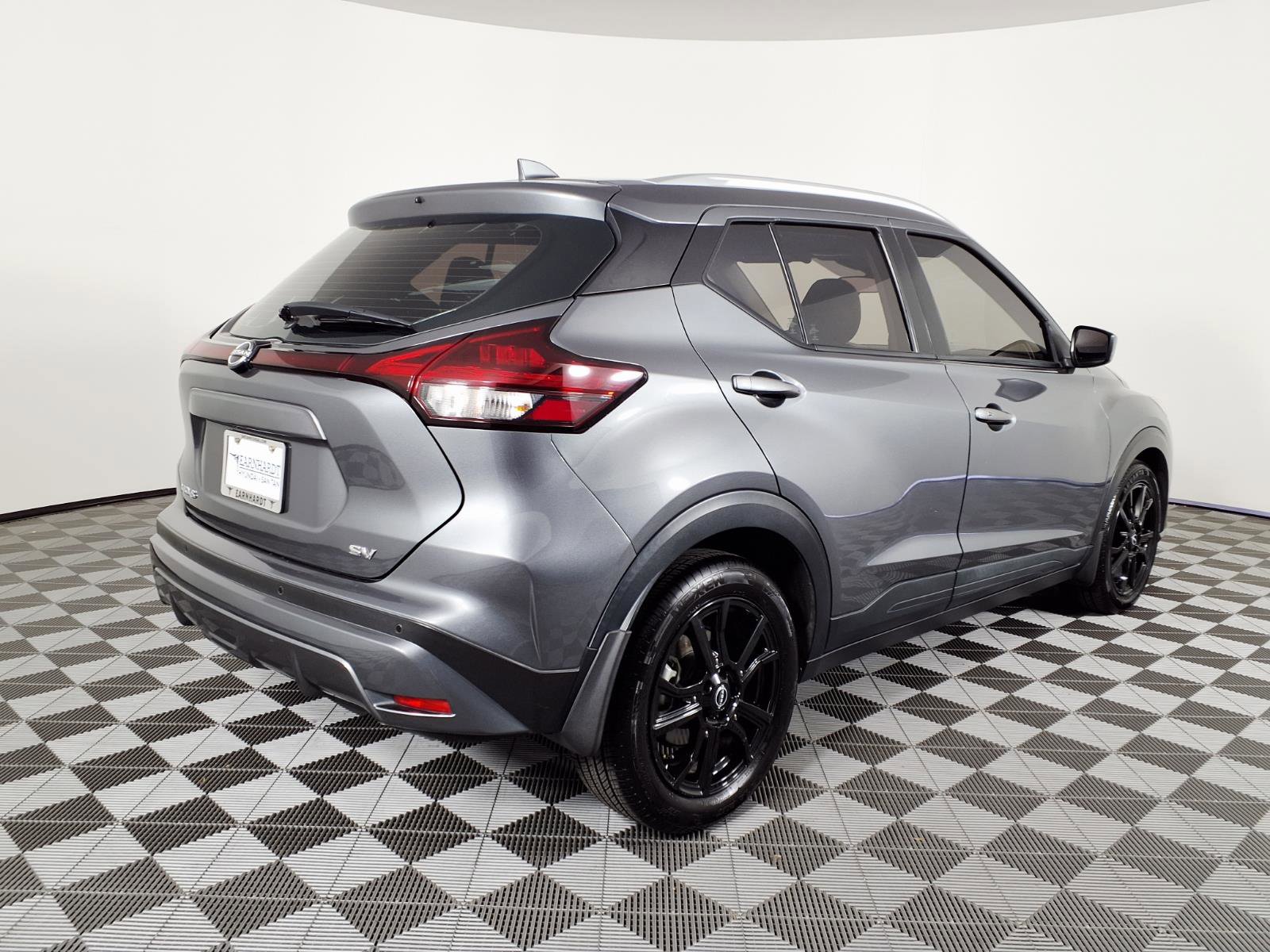 Used 2022 Nissan Kicks SV FWD image 4