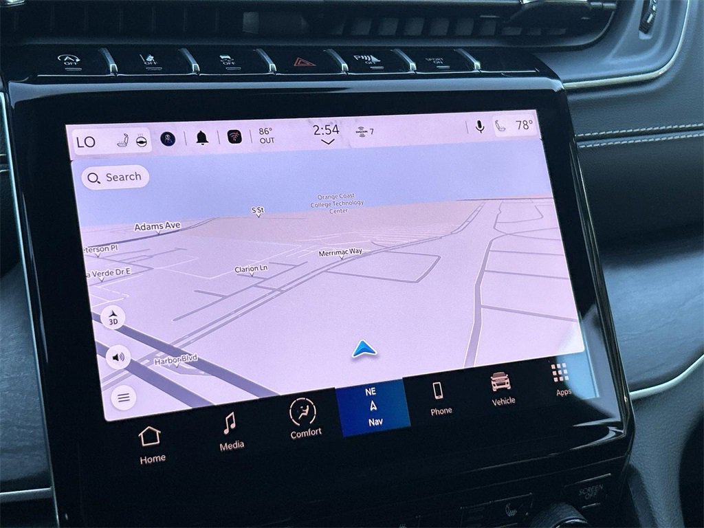 Used 2025 Jeep Grand Cherokee Limited w/ Black Appearance Package image 11