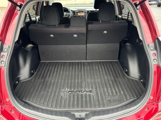 Used 2018 Toyota RAV4 LE w/ All Weather Liner Package image 29