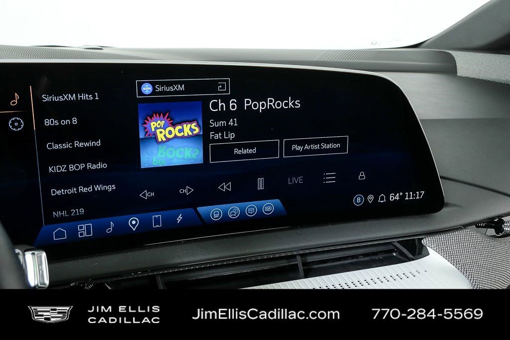 Certified 2025 Cadillac Optiq Luxury 2 w/ LPO, Floor Liner Package AWD/4WD image 16
