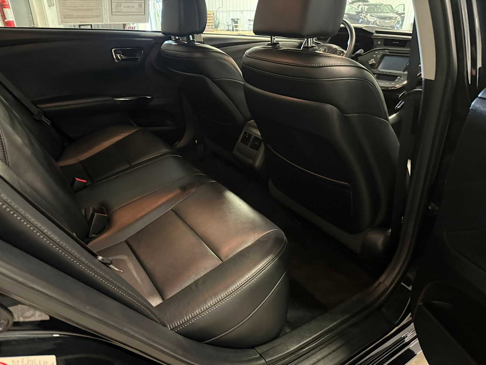 Used 2016 Toyota Avalon XLE Premium image 26