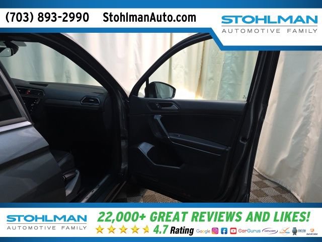 Used 2020 Volkswagen Tiguan SE R-Line image 33