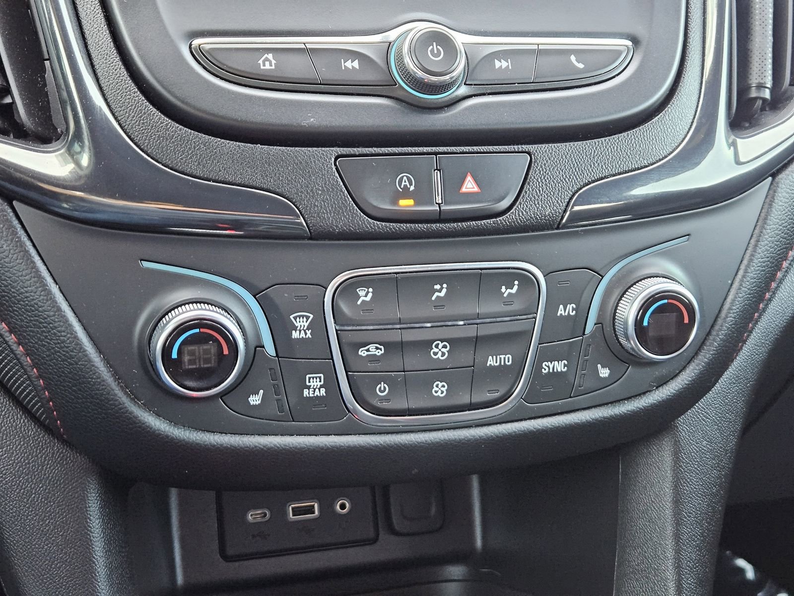 Used 2022 Chevrolet Equinox RS image 21