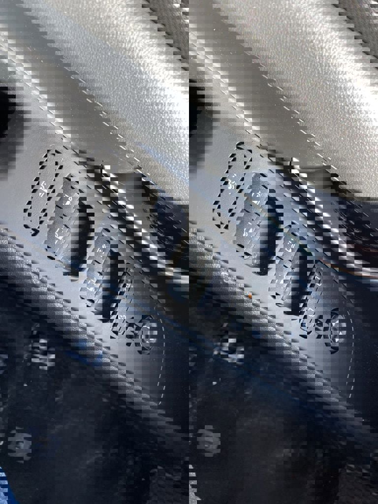 Used 2025 Hyundai Elantra Limited image 26