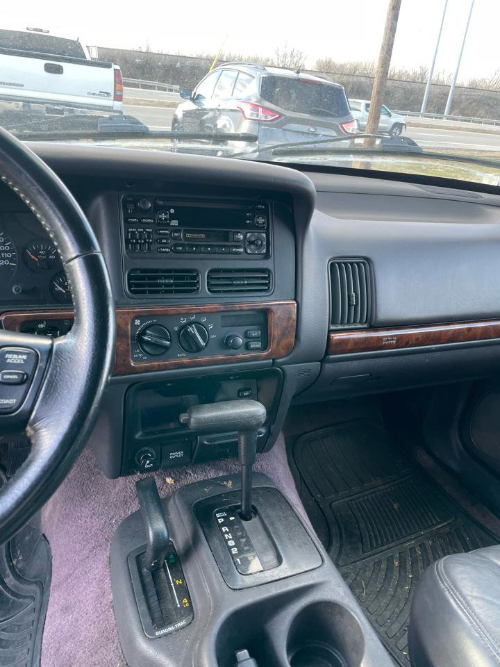 Used 1996 Jeep Grand Cherokee Limited image 4