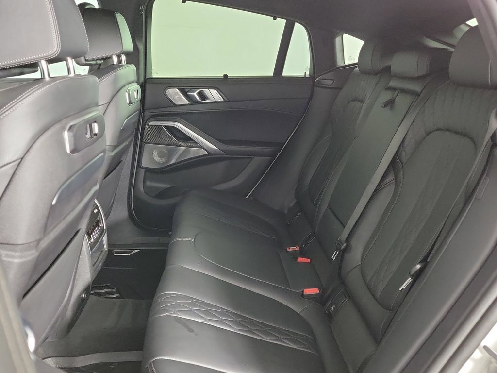 Used 2024 BMW X6 M60i AWD/4WD image 11