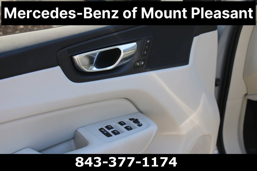 Used 2025 Volvo XC60 B5 Plus w/ Protection Package Premier image 17