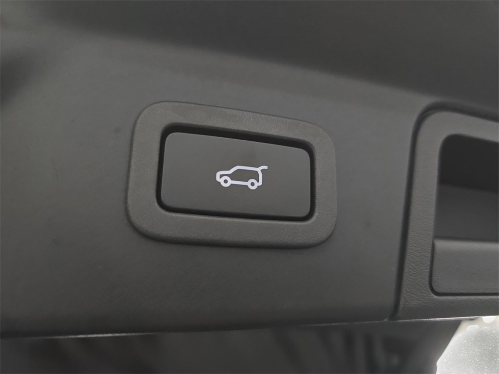 Used 2019 Land Rover Range Rover Velar R-Dynamic SE image 30