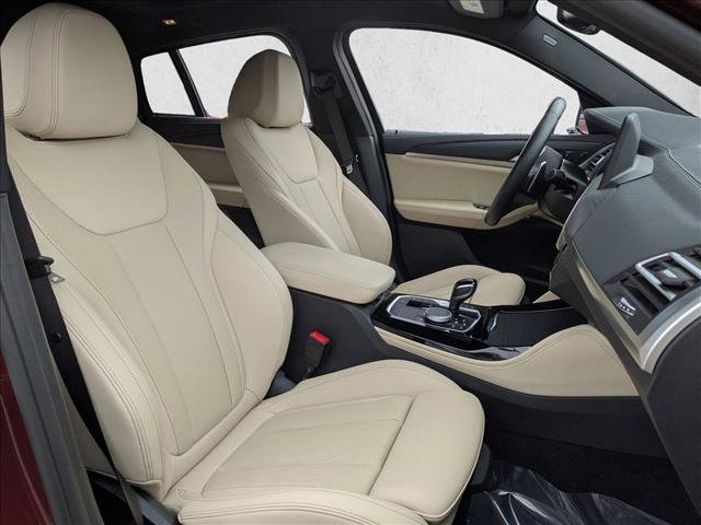 Certified 2025 BMW X4 M40i w/ Premium Package image 23