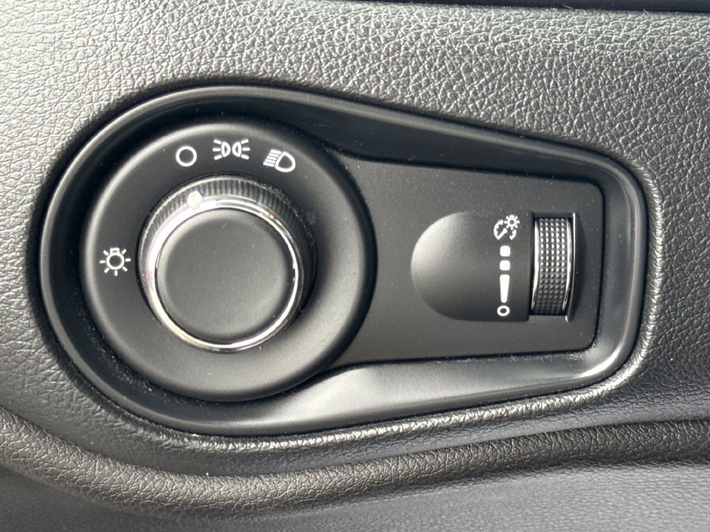 Used 2017 Jeep Renegade Sport w/ Power & Air Group AWD/4WD image 31