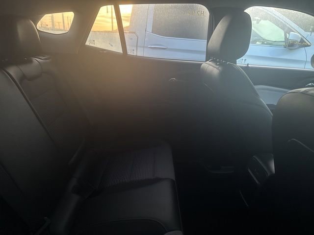 Used 2024 Chevrolet Trax LT w/ Sunroof Package FWD image 11