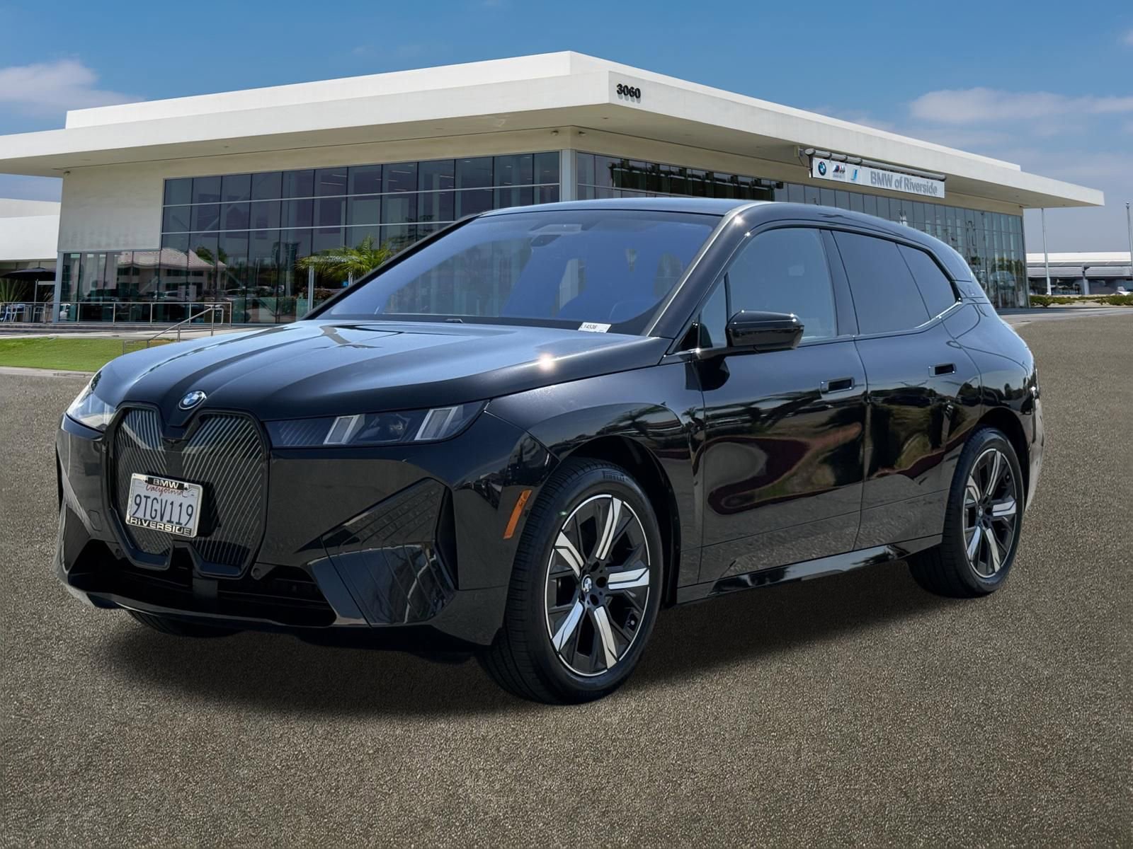 Used 2026 BMW iX xDrive60 image 3