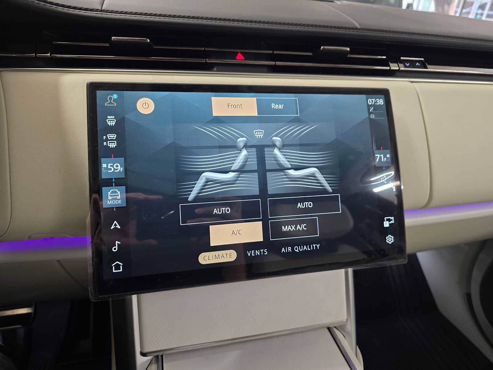 New 2025 Land Rover Range Rover SV image 28