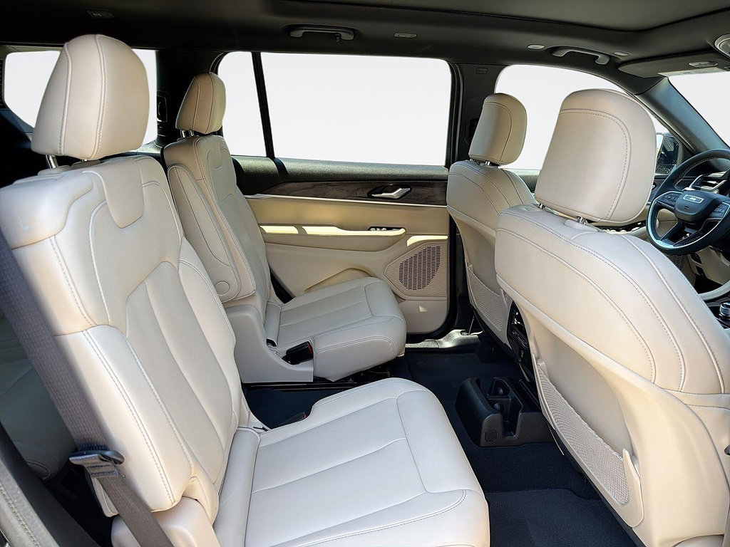 Used 2023 Jeep Grand Cherokee L Limited RWD image 30