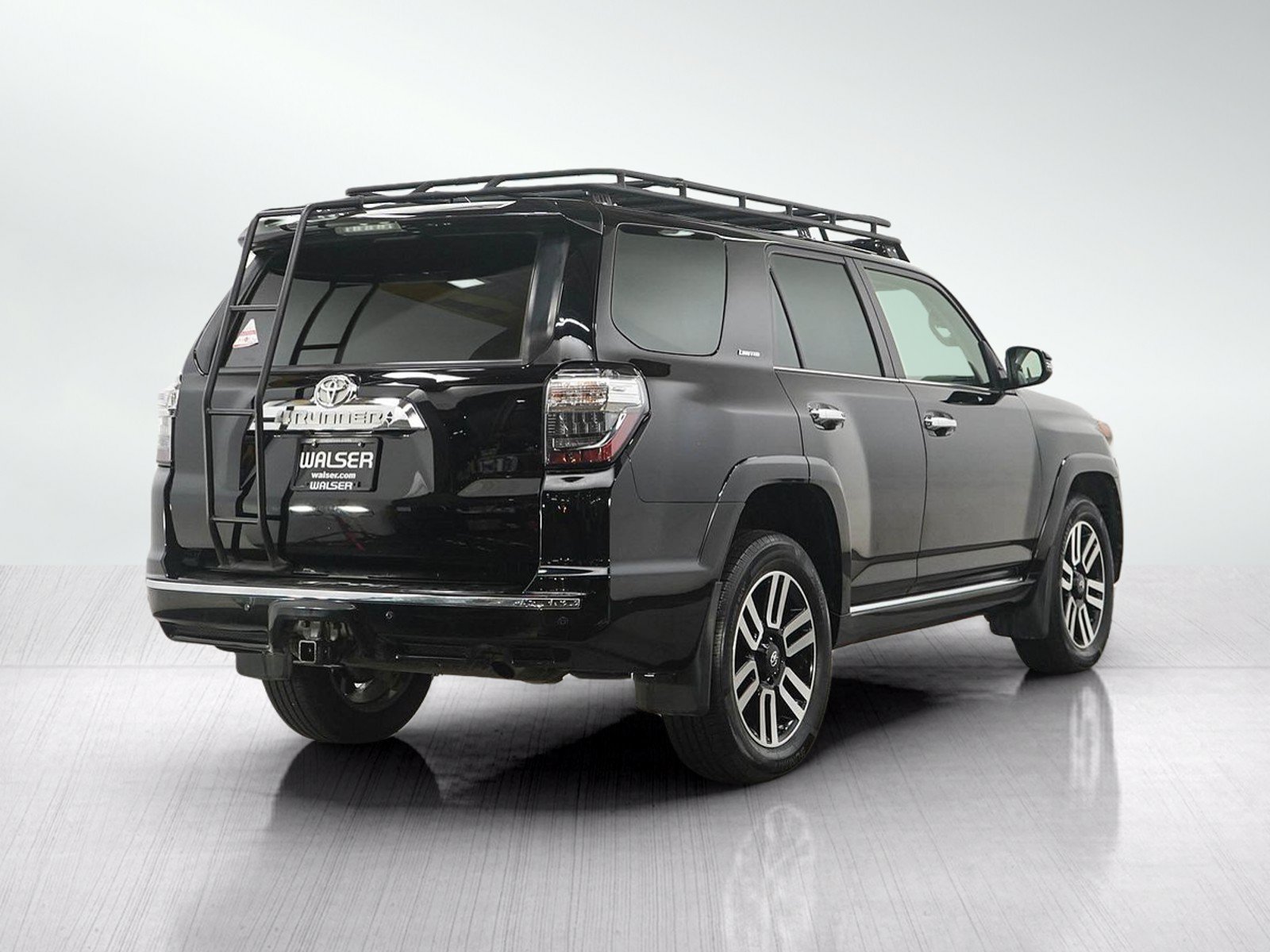 Used 2018 Toyota 4Runner Limited AWD/4WD image 5
