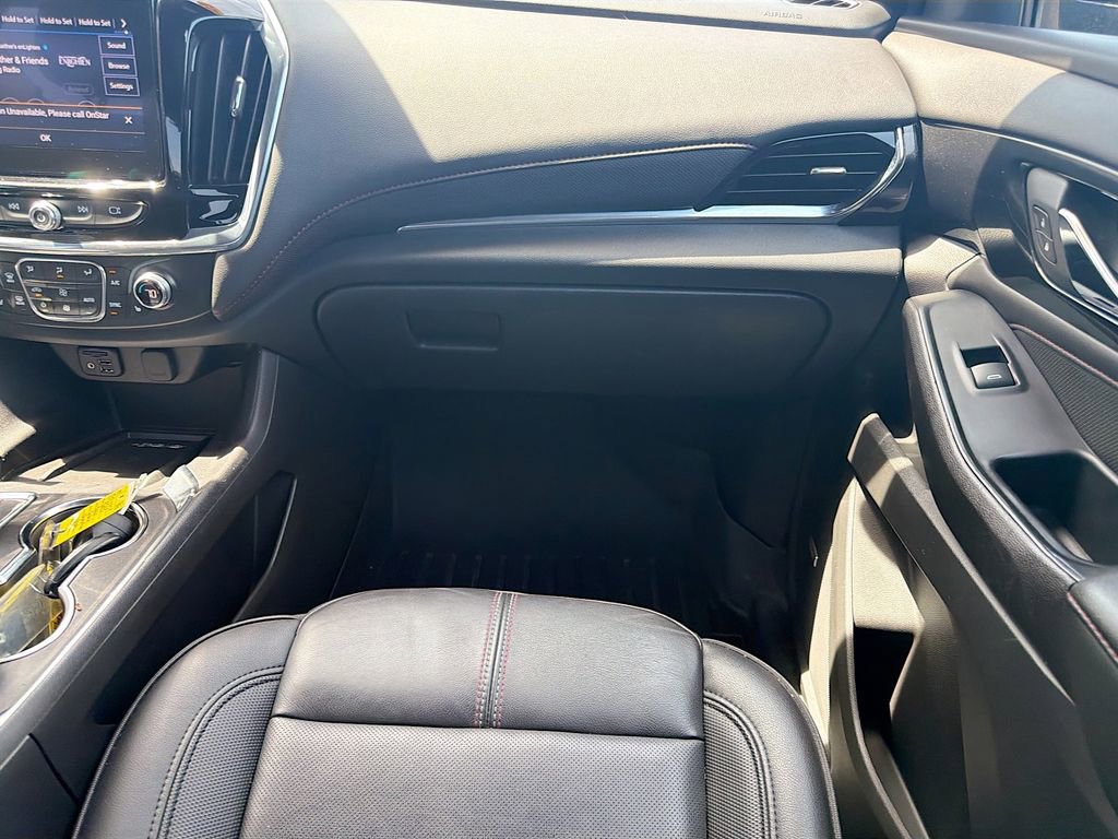Used 2023 Chevrolet Traverse RS FWD image 18