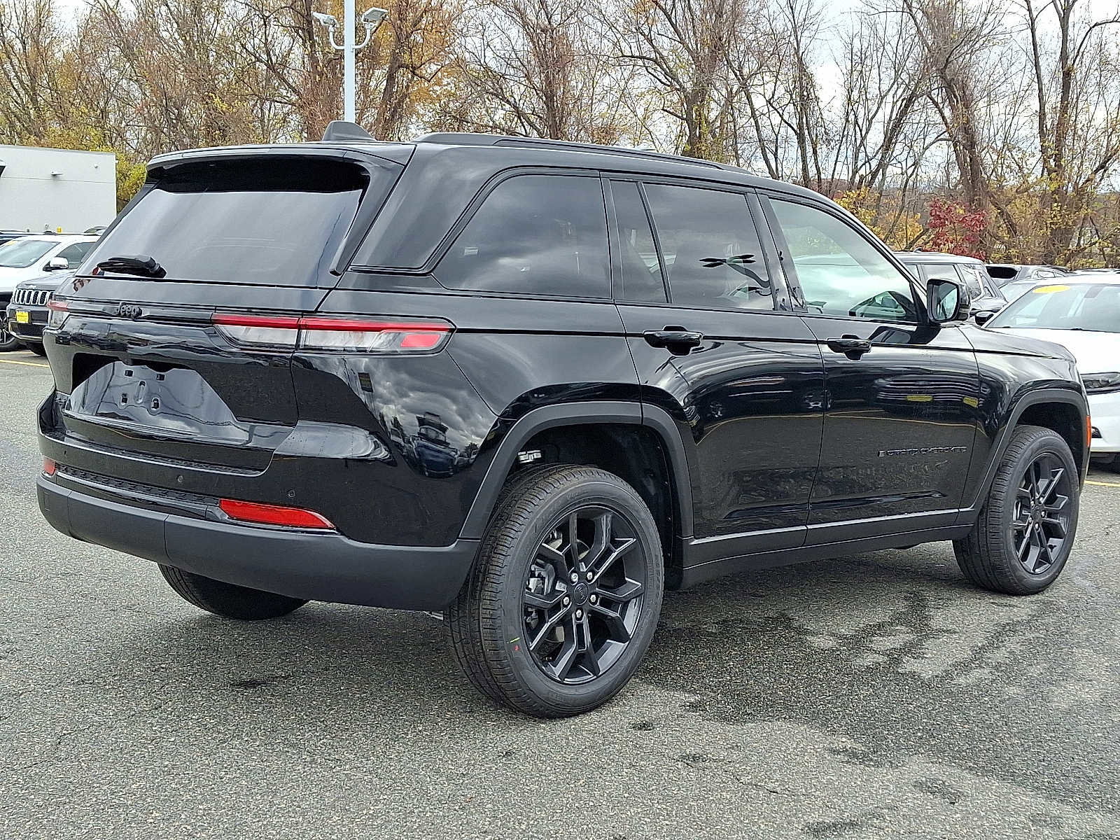 New 2025 Jeep Grand Cherokee Limited image 4
