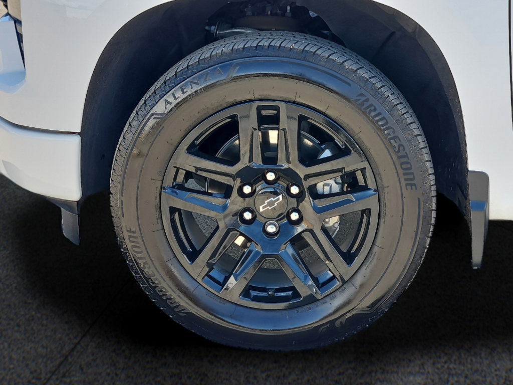 Used 2025 Chevrolet Silverado 1500 Custom RWD image 8