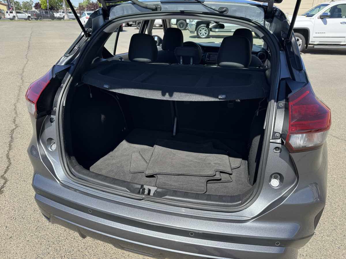 Used 2021 Nissan Kicks S FWD image 17