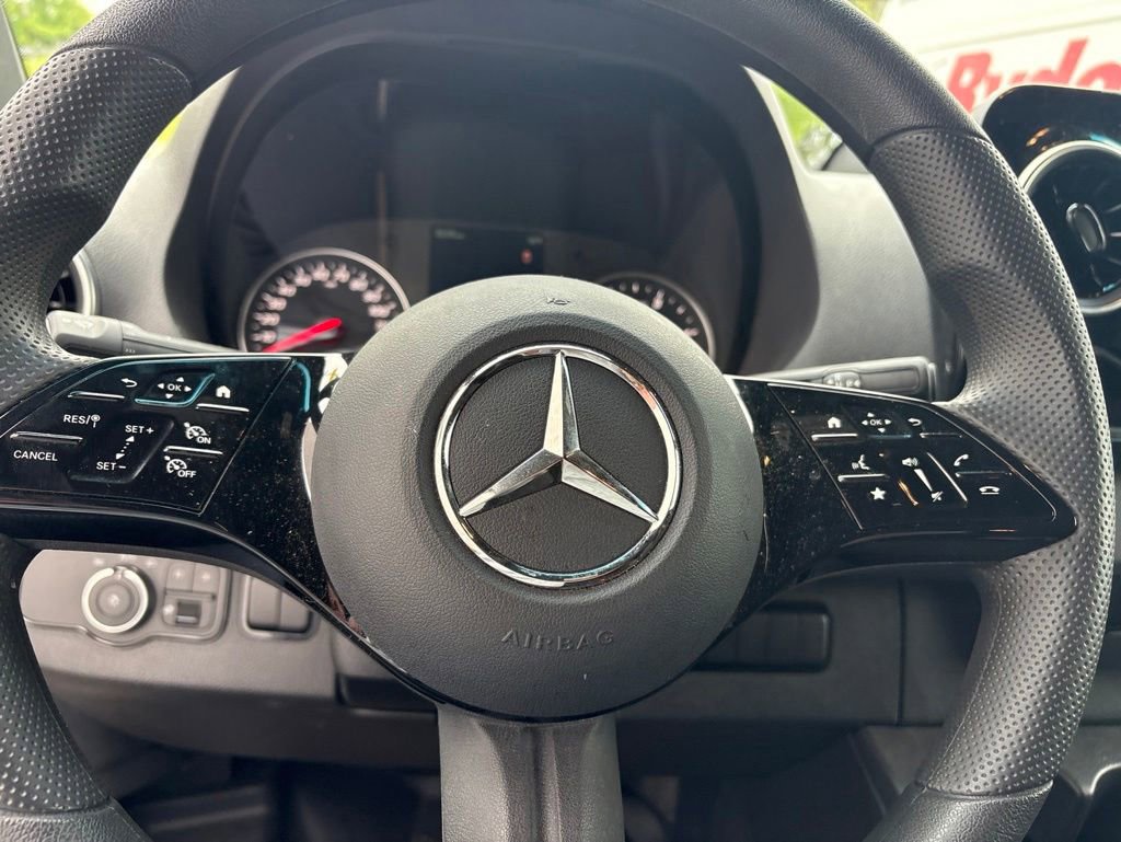 Used 2025 Mercedes-Benz Sprinter 2500 image 5