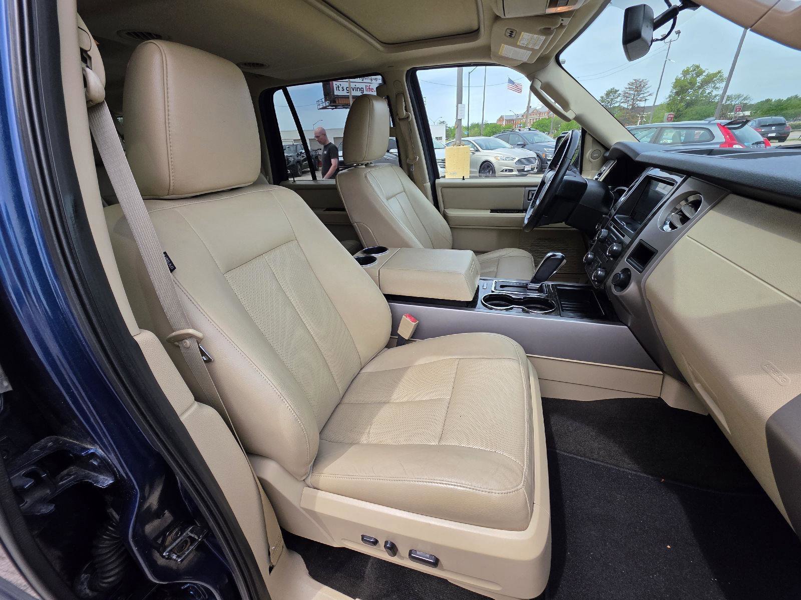 Used 2017 Ford Expedition EL Limited w/ Equipment Group 301A RWD image 28