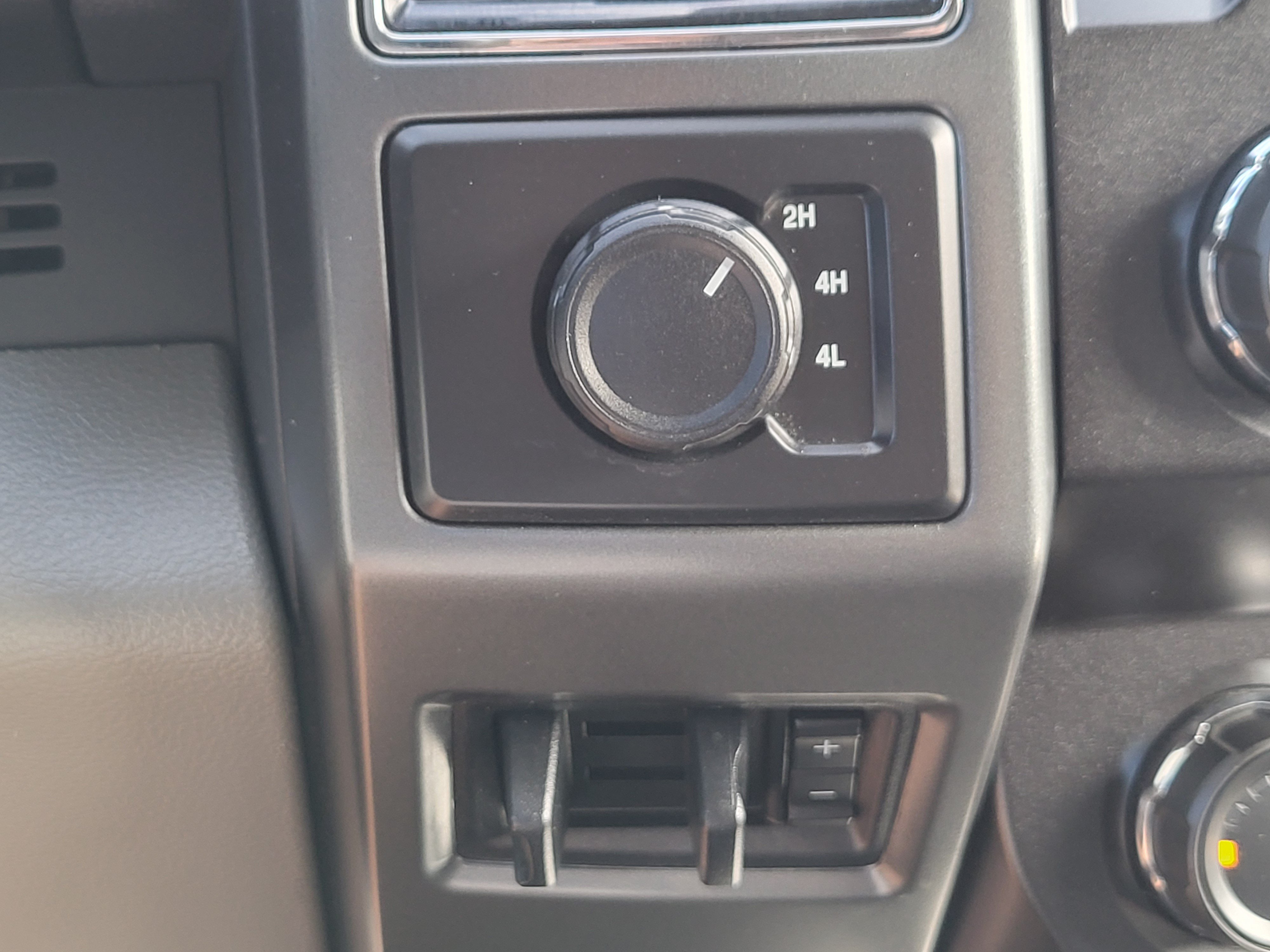 Used 2022 Ford F550 4x4 SuperCab Super Duty image 17