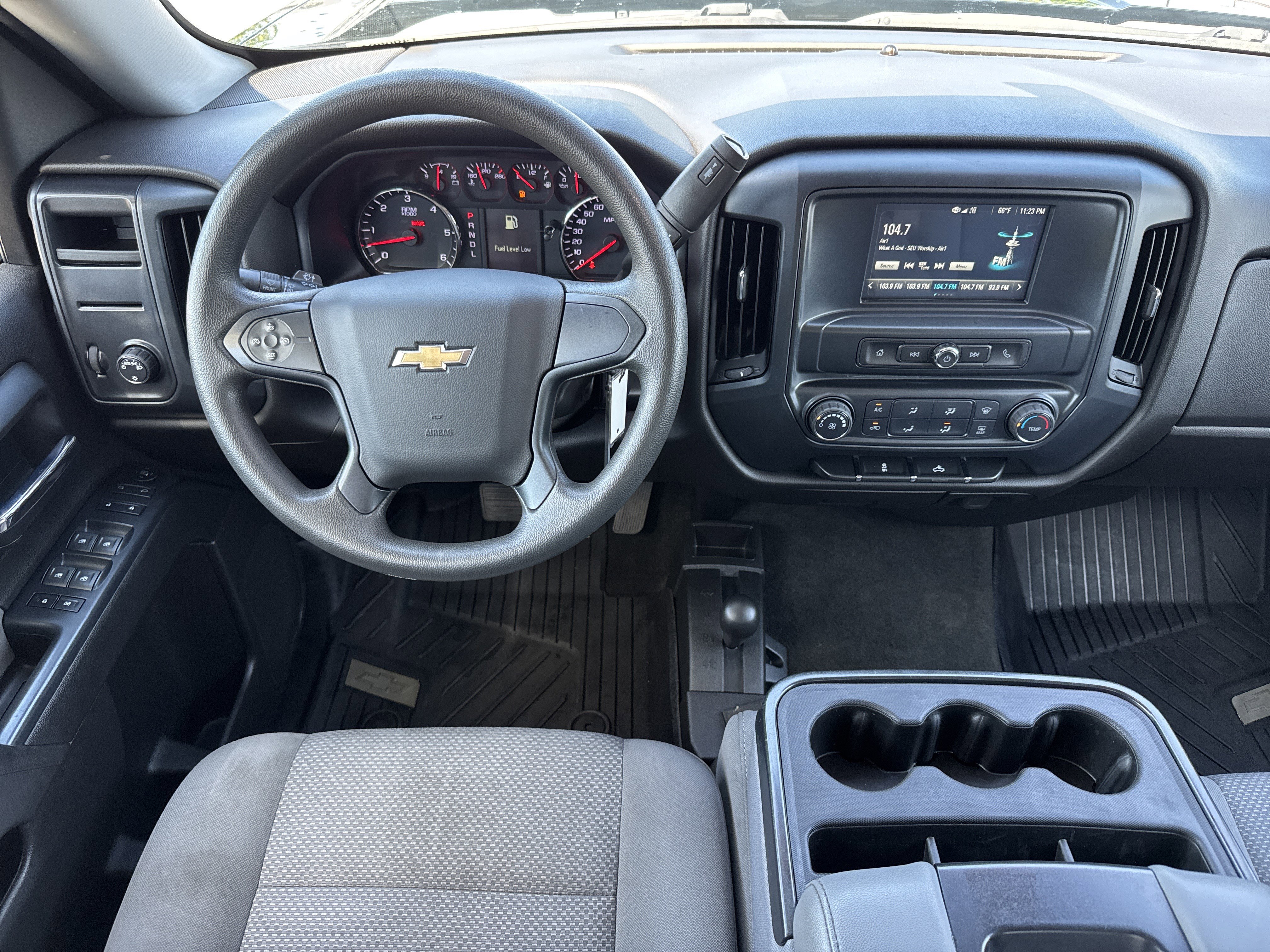 Used 2018 Chevrolet Silverado 1500 Custom w/ Custom Value Package AWD/4WD image 17