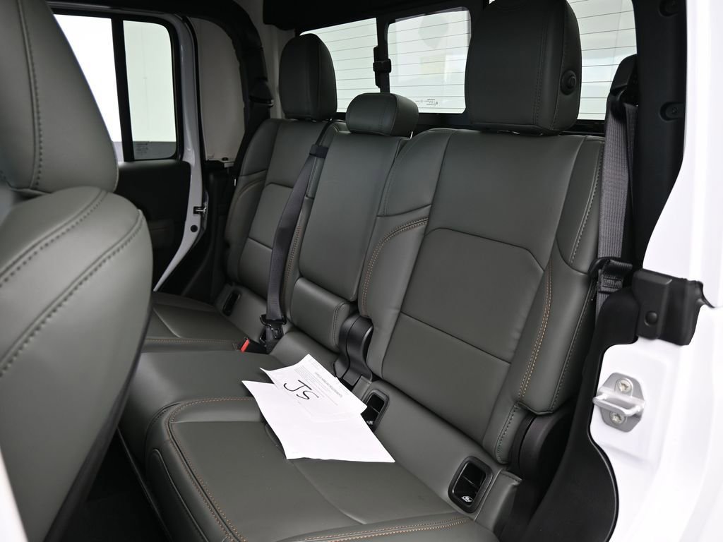 New 2026 Jeep Gladiator Mojave image 30