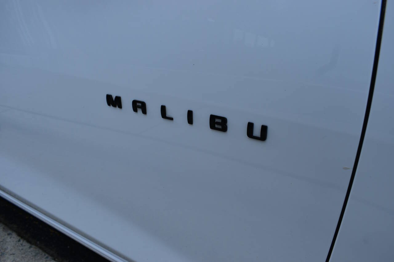 Used 2023 Chevrolet Malibu RS FWD image 34