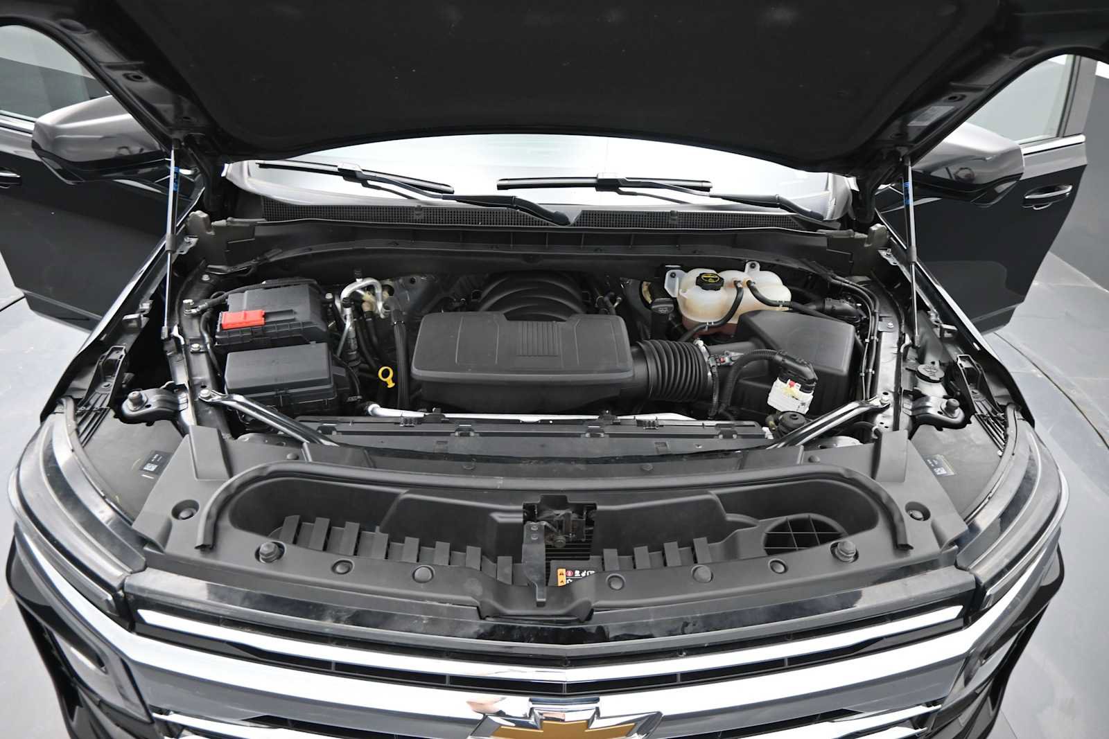 Used 2025 Chevrolet Tahoe LT AWD/4WD image 28