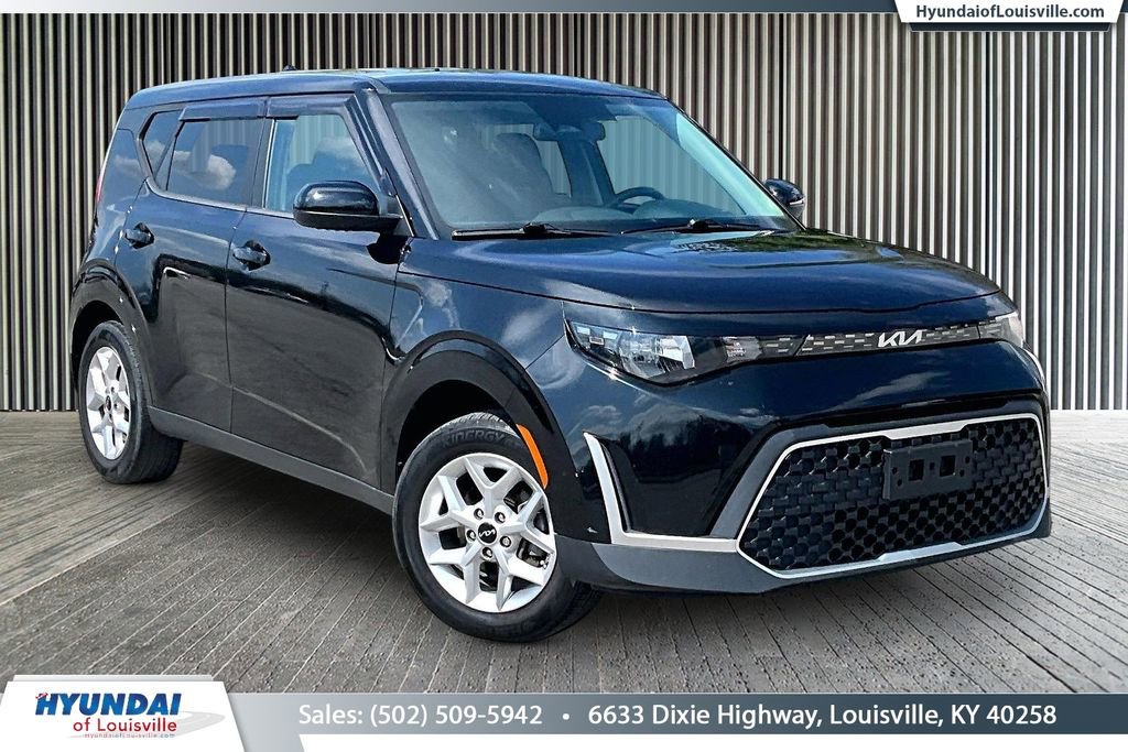 Used 2023 Kia Soul LX w/ LX Technology Package FWD image 1
