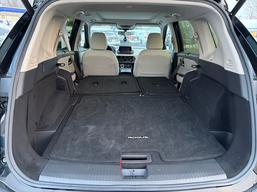 Used 2023 Nissan Rogue SV w/ SV Premium B Package image 30