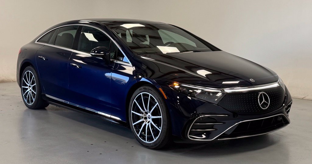Used 2022 Mercedes-Benz EQS 580 4MATIC Sedan w/ Exclusive Trim Package image 6