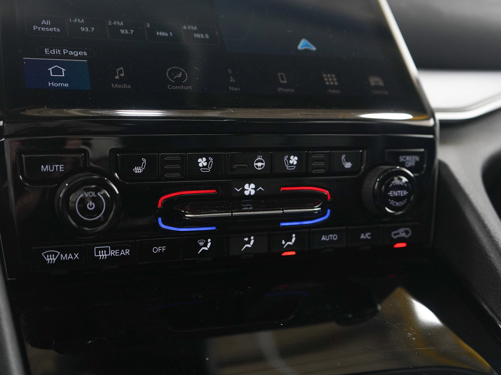 Used 2023 Jeep Grand Cherokee L Limited w/ Luxury Tech Group II image 24