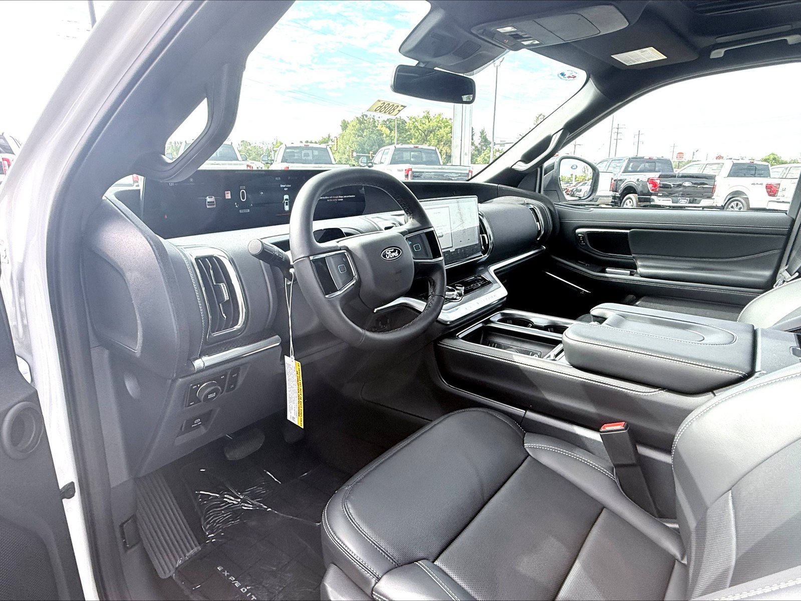 New 2027 Ford Expedition Platinum w/ Stealth Appearance Package AWD/4WD image 9