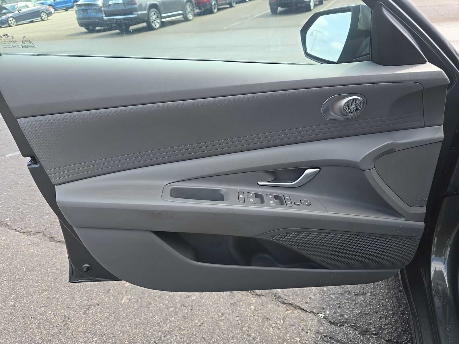 Used 2026 Hyundai Elantra SE FWD image 15