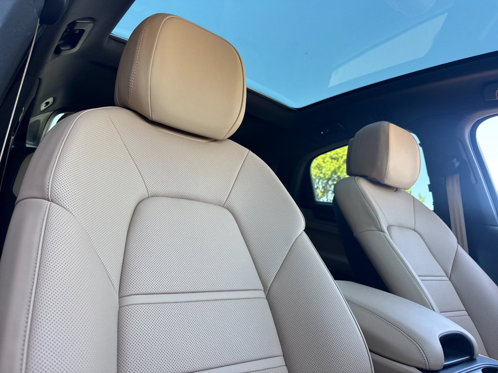 Certified 2026 Porsche Cayenne Coupe AWD/4WD image 17