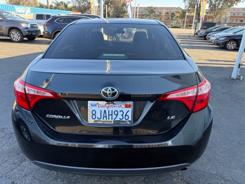 Used 2018 Toyota Corolla LE FWD image 9