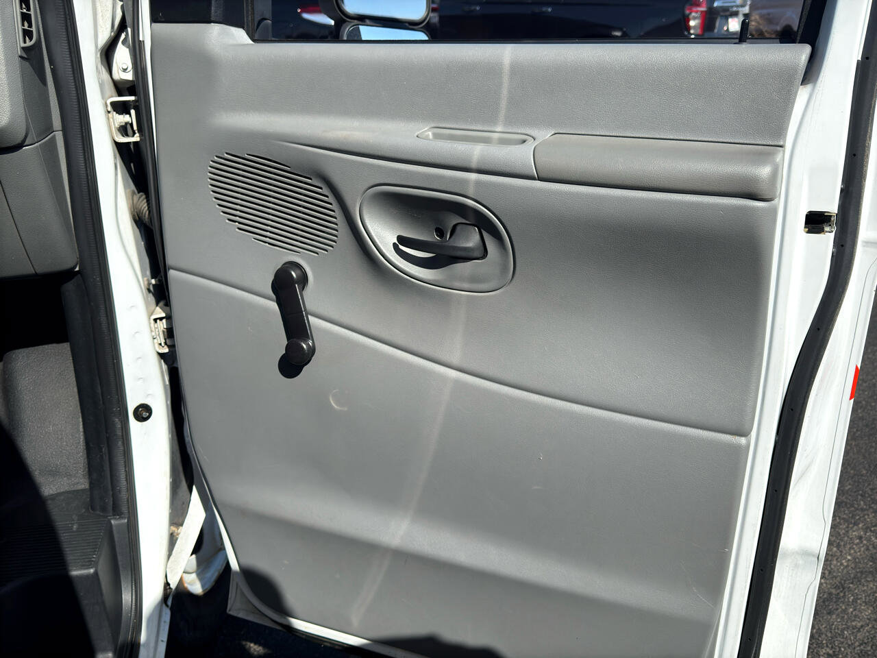 Used 2011 Ford E-450 and Econoline 450 Super Duty image 13