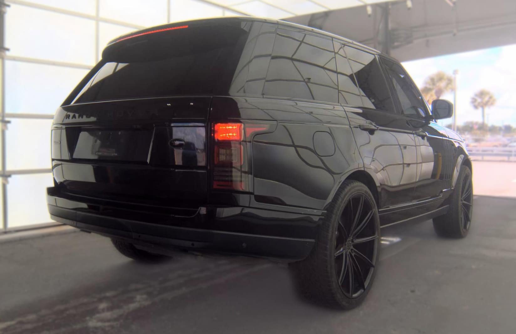 Used 2016 Land Rover Range Rover Supercharged AWD/4WD image 4