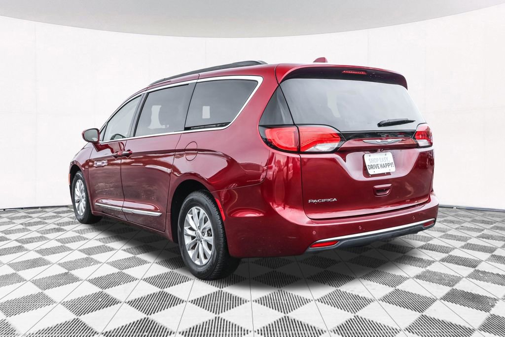 Used 2017 Chrysler Pacifica Touring-L image 13
