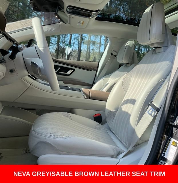 Used 2022 Mercedes-Benz EQS 580 4MATIC Sedan video 2