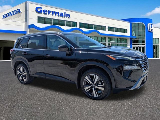 Used 2025 Nissan Rogue SL FWD image 3